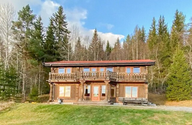 5 bedroom gorgeous home in Eggedal