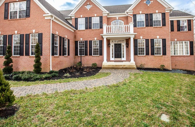 5 Bedroom Home with Pool & Hotub