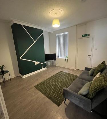 5 BEDROOM House Bills Inc