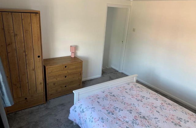 5 Bedroom House with outdoor space