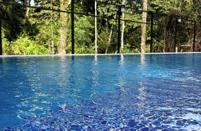 5 Bedroom jungle oasis with pool