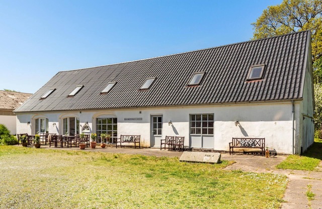 5 bedroom lovely apartment in Tylstrup