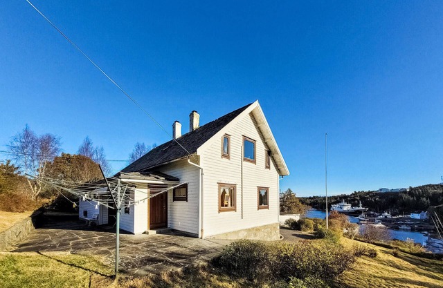 5 bedroom stunning home in Torangsvåg