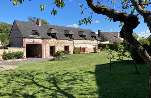 5-bedroom vacation home with enclosed garden near Etretat