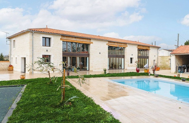 5 Bedroom Villa in Marsais