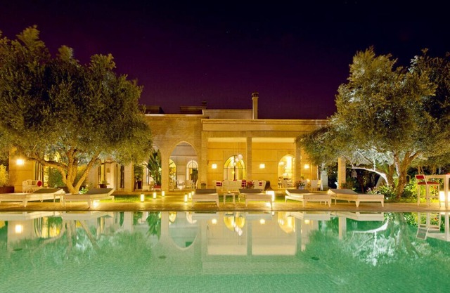 5 bedroom villa, large garden, heated pool, 7 minutes from the center, quiet.