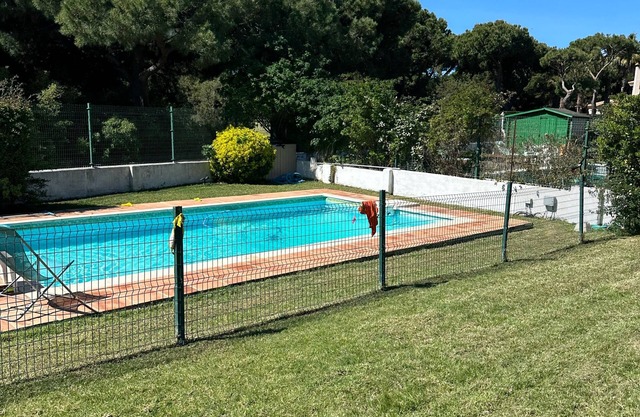 5 bedroom villa, private pool, 850m from the beach, next to the golf course
