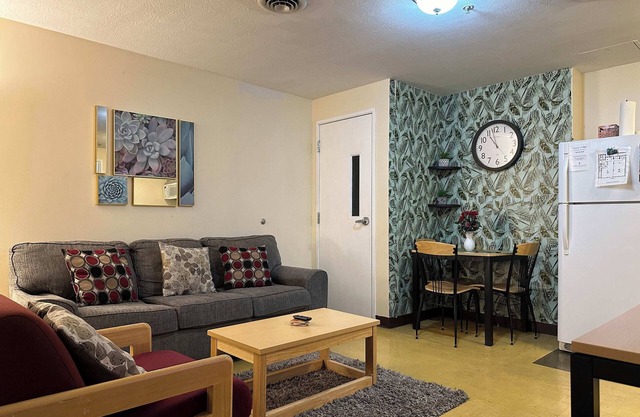5 Beds | Downtown Apt | Very Quick Walk Everywhere