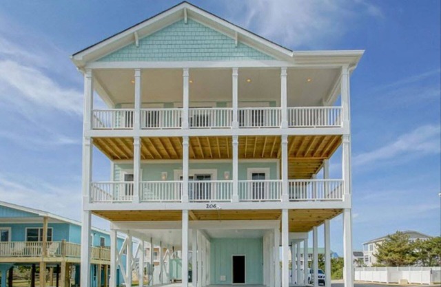5 BR 4.5 Bath 2nd Row Direct Beach Access with Pool and Elevator