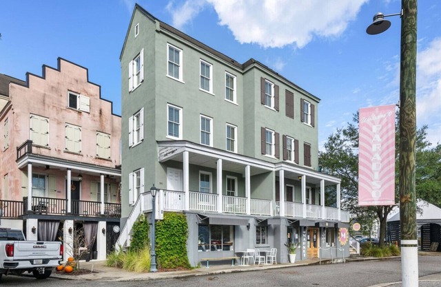 5 BR @ Paradiso Pool Club