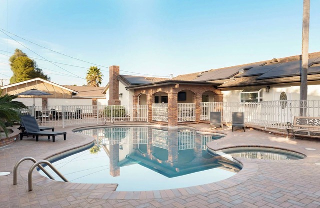 5 ★- Disney California Dream Home - Pool/Spa - Game Room - 2 mins to Disney