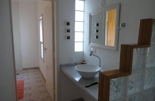 5 dormits. 5 bathrooms, pool, barbecue, next to the beach,