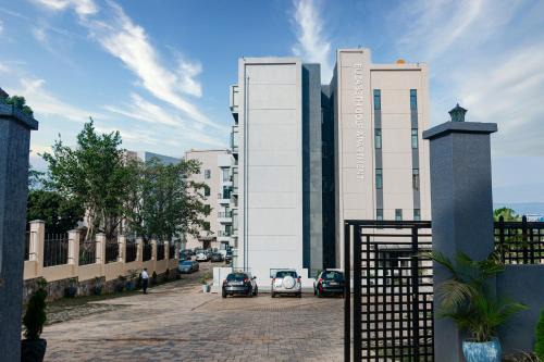 5 Elizabeth Golf Apartment