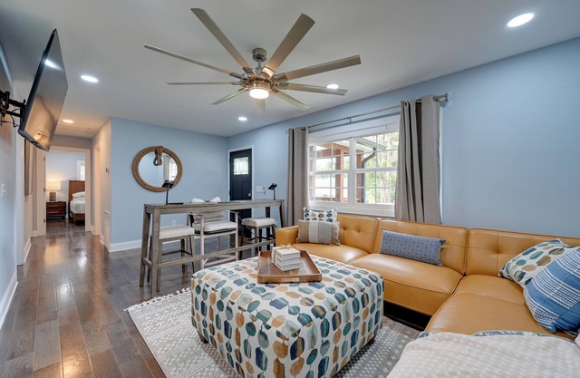 5 Mi to Lake Thom-A-Lex: Family-Friendly Retreat