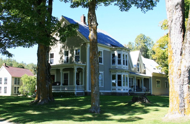 5 miles to Okemo/Ludlow, 25 Acre Playground, Great Ski or Summer Rental