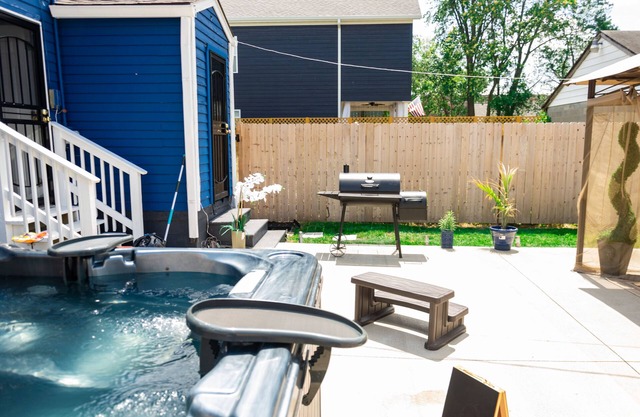 5 min drive to Downtown, 10 min walk to Bottleworks District & Mass Ave