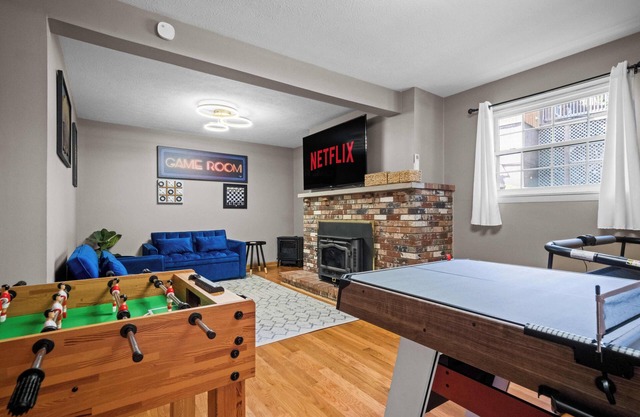 5 min to Summersville Lake I Hot Tub I Game Room I Grill I Fire pit