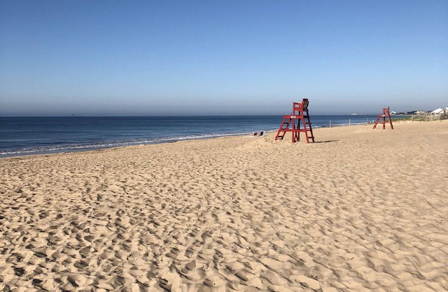5 minute walk to private ocean beaches! NEWLY RENOVATED!