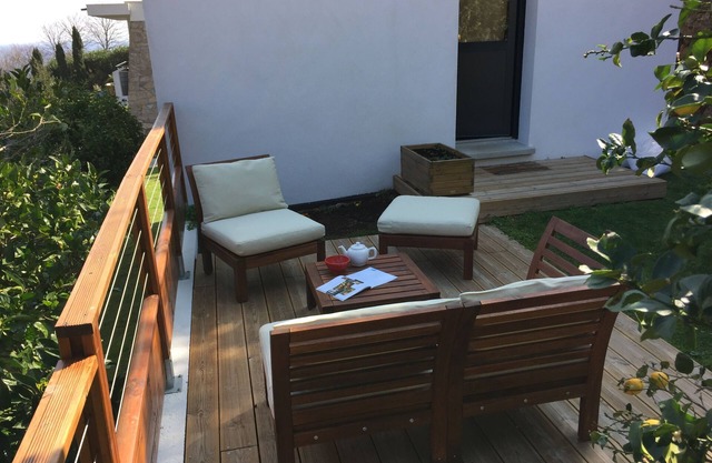 5 minutes from town center, quiet, sea and mountain views