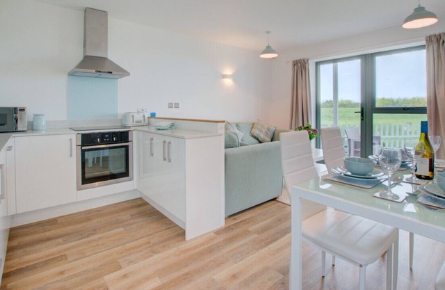 5 Ocean Reach - Two Bedroom House, Sleeps 4