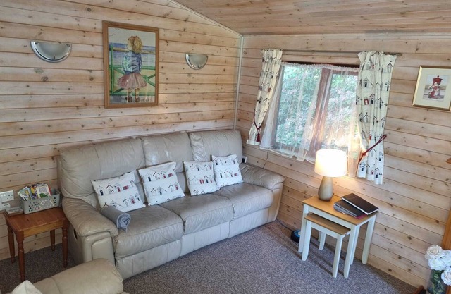 5* Shorefield Park - Fantastic 3 Bed Lodge (Sleeps 6) - Private WIFI