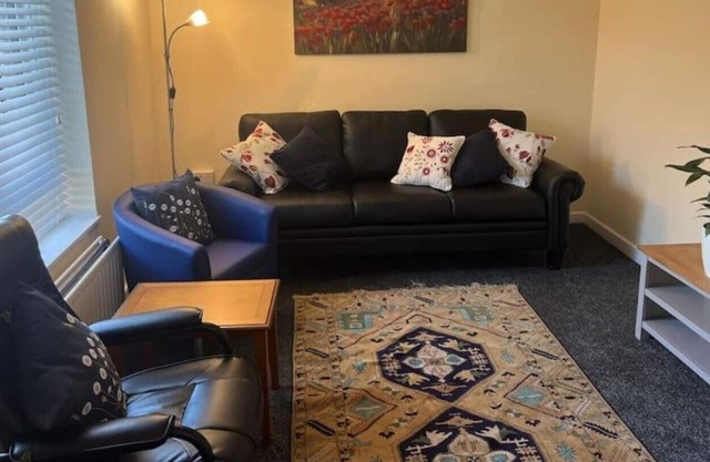 5 Star-6 Bed-4 Bdrm-2 Bath-secure Park x 3
