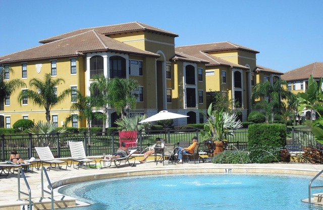 5-Star Luxury Condo - Beautifully Renovated!