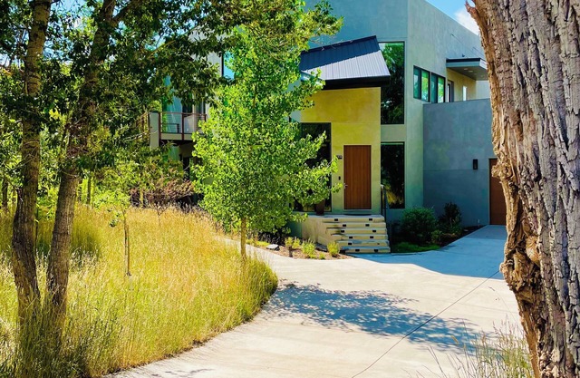 5 Star Luxury Home Surrounded by Nature