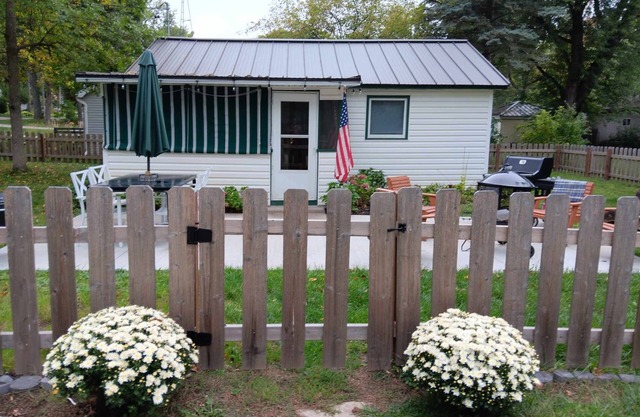 5 Stars! Fall is magical in Green Lake!