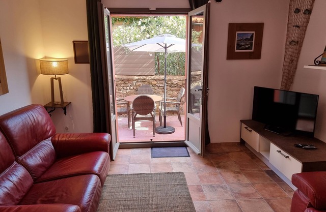 5 stars, T2 of 60m2, quartier des peintres, quiet, private patio