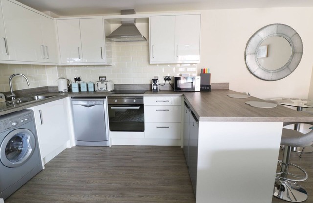 5 WINDERMERE, family friendly, with a garden in Stourport-On-Severn