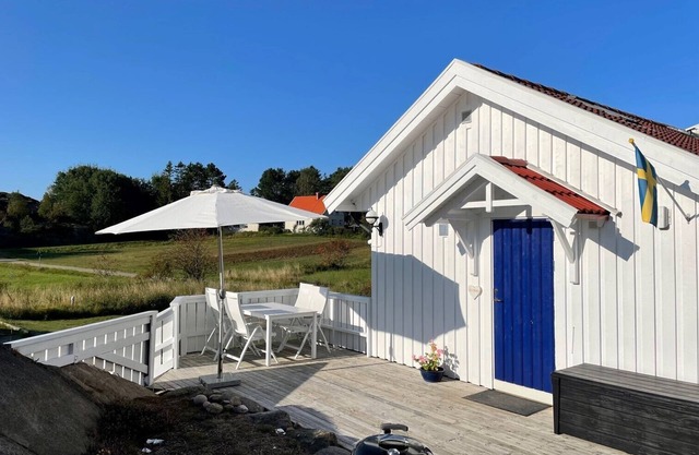 50 m2 well-equipped cottage near the sea, the Soten Canal & a unique nature reserve.