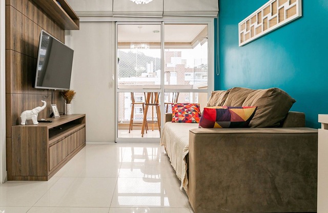 50" Smart TV | 500 meters from UFSC #TRI03