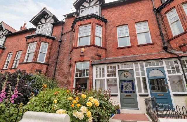 50 WEST STREET EDELWEISS, pet friendly, with a garden in Scarborough