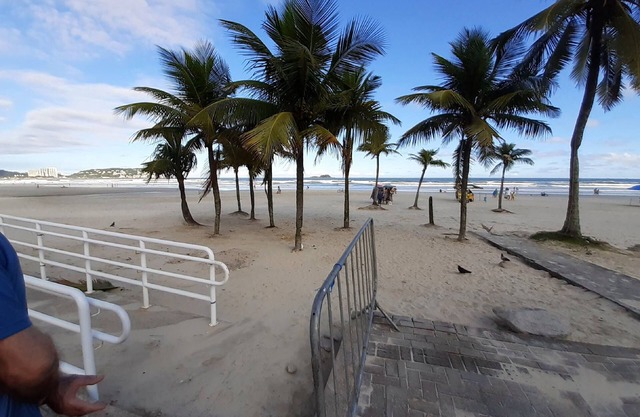 500m da Praia, BIWA Edifício com Piscina, 1garagem, WI-FI, Portaria 24hs, churrasqueira, playground, jardim, Centro do Guarujá, SP