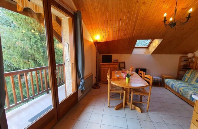 50m from shops, 1st floor, balcony, tv, 35m², Serre Chevalier