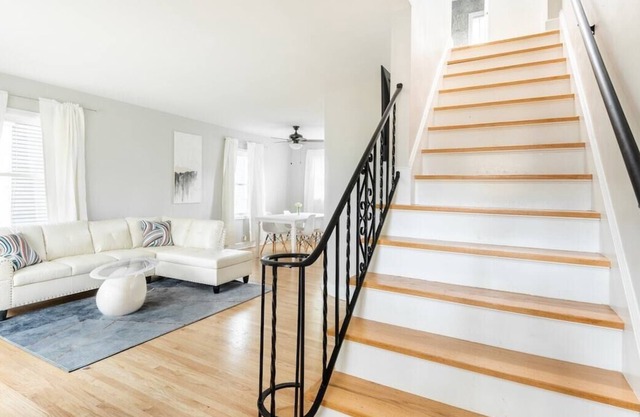 5113 Cumming St, Omaha, Nebraska · Modern Duplex+GameRoom+Arcade/PoolTbl+FreePa