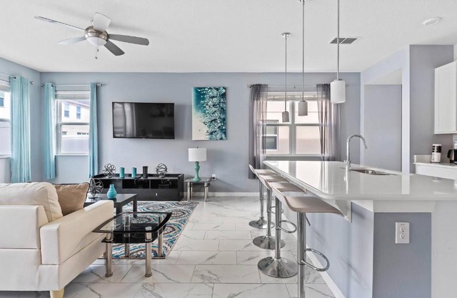5129 Tasty renovated 8 guests BBQ near Disney