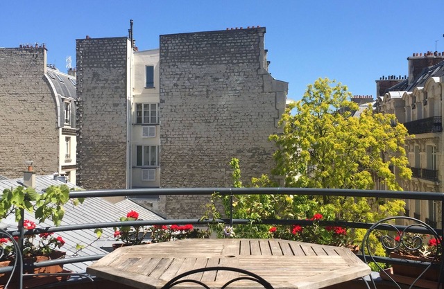 52 Clichy B&B - Your Central Paris Luxury Home From Home