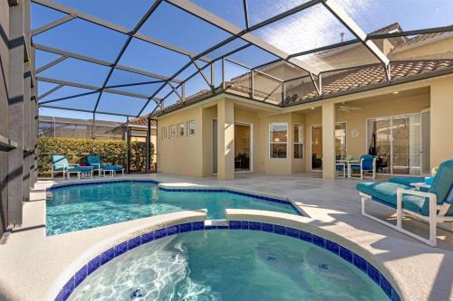 527 - Beautiful Mediterranean Style Villa Close to Disney with Private Pool and Spa