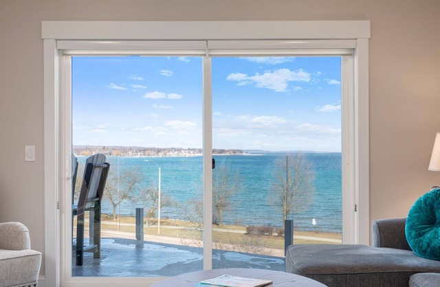 539 Bay St. Lake View Condo Unit 104E