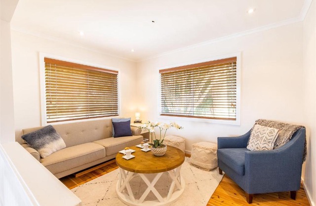 54 Government Road fantastic house with WiFi Air Con