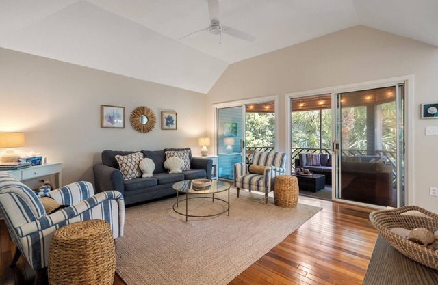 5536 Turtle Cove: 1BR, Lagoon Views, Bike to Beach, Bikes/Beach Gear Credit