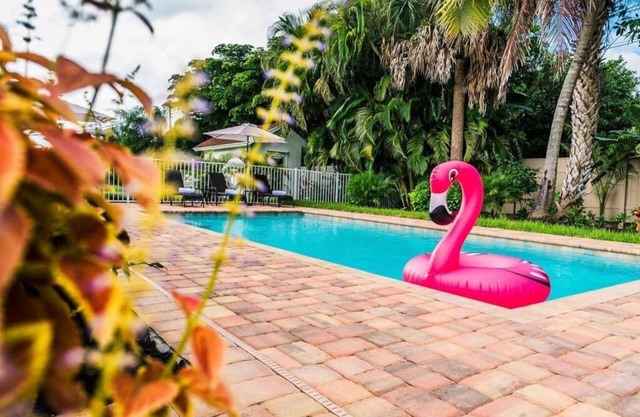 559 Park Place | Orchid Villa - Minutes to Beaches