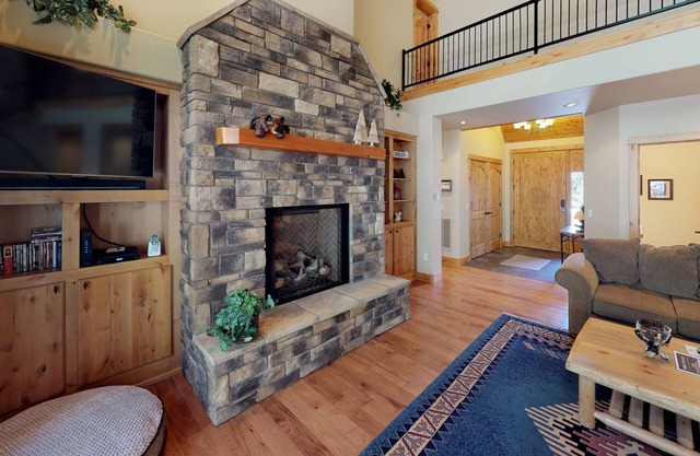 56833 Dancing Rock Loop | 4 BR / 3.5 BA, Sleeps 10