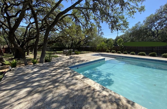 5bd. Private Swimming Pool Safe Great location