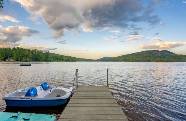 5br/2ba Lake & Ski House w/Waterfront & Hot Tub