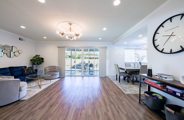 5BR/3BA Cool Cozy Home w/Gate, Arcade & Fire Pit