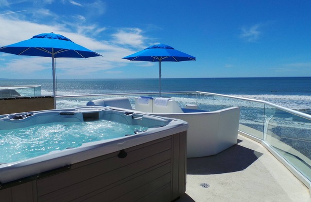 5br + a den, 6.5ba Stunning Oceanfront Home W/Rooftop Spa & Dual Master Suites