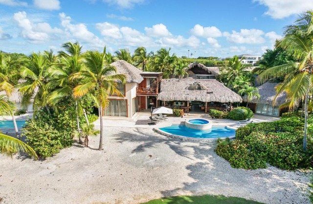 5BR Cap Cana Villa with Ocean & Golf Views, Chef, Maid, Butler, Pool, Jacuzzi, and Beach Club Access